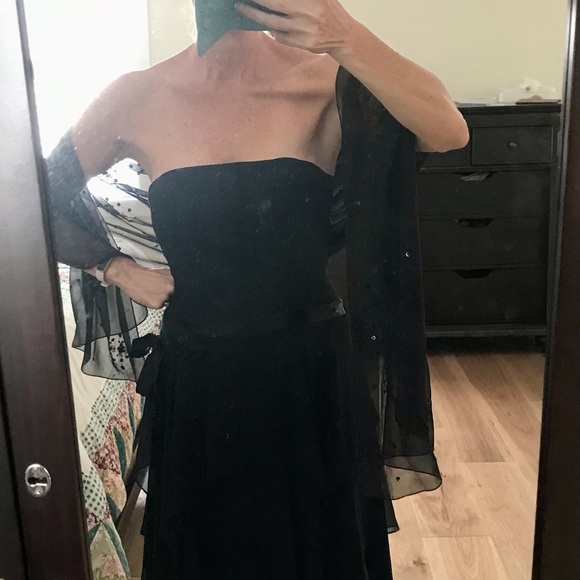 Formal Evening Dress - Picture 3 of 8